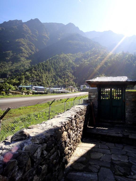 Lukla Airport Resort Lukla Exterior foto